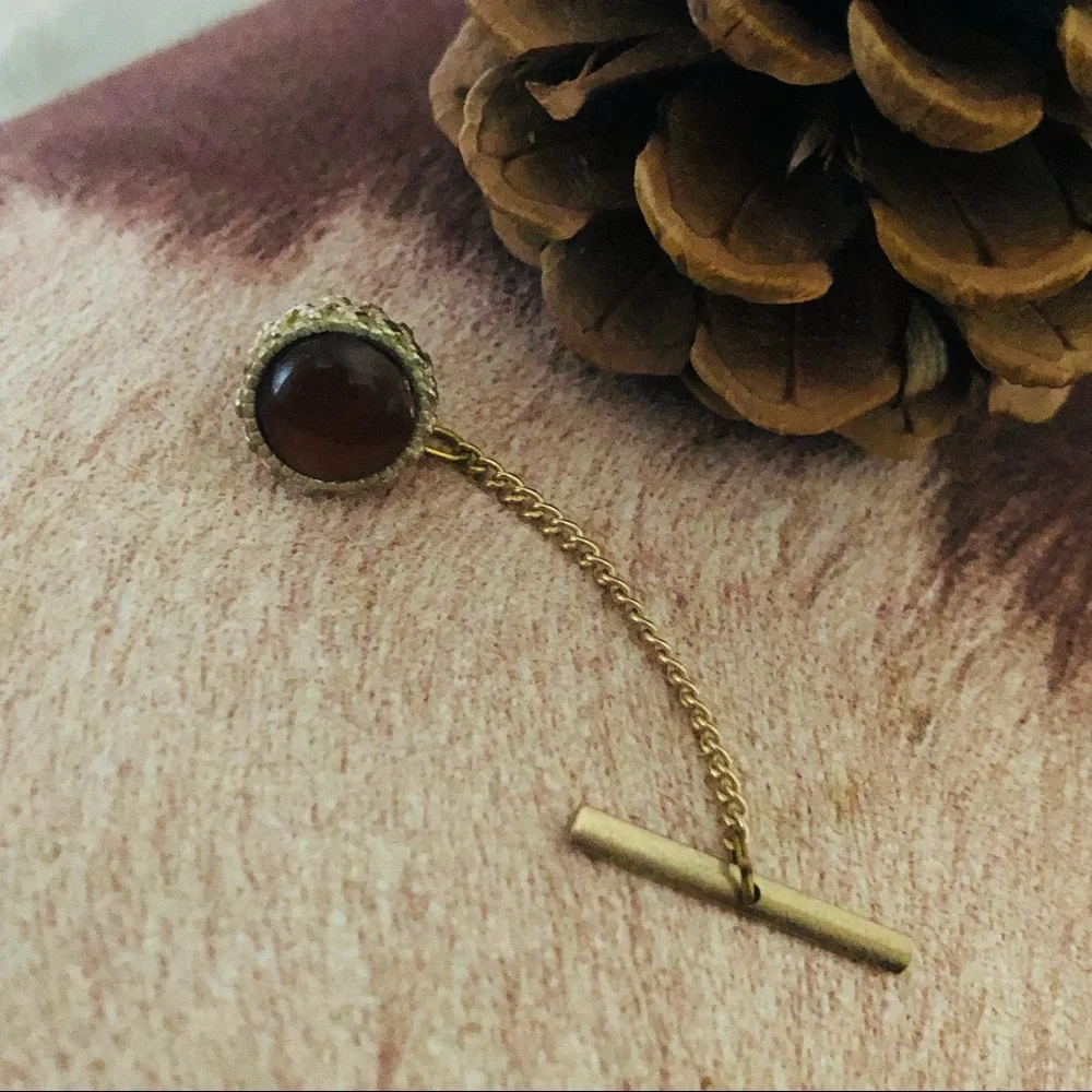 Vintage men’s dark moon glow tie pin with chain